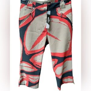 🔥⛳️DKNY Golf women’s size 4 crop pant. Great detailing and performance fabric.